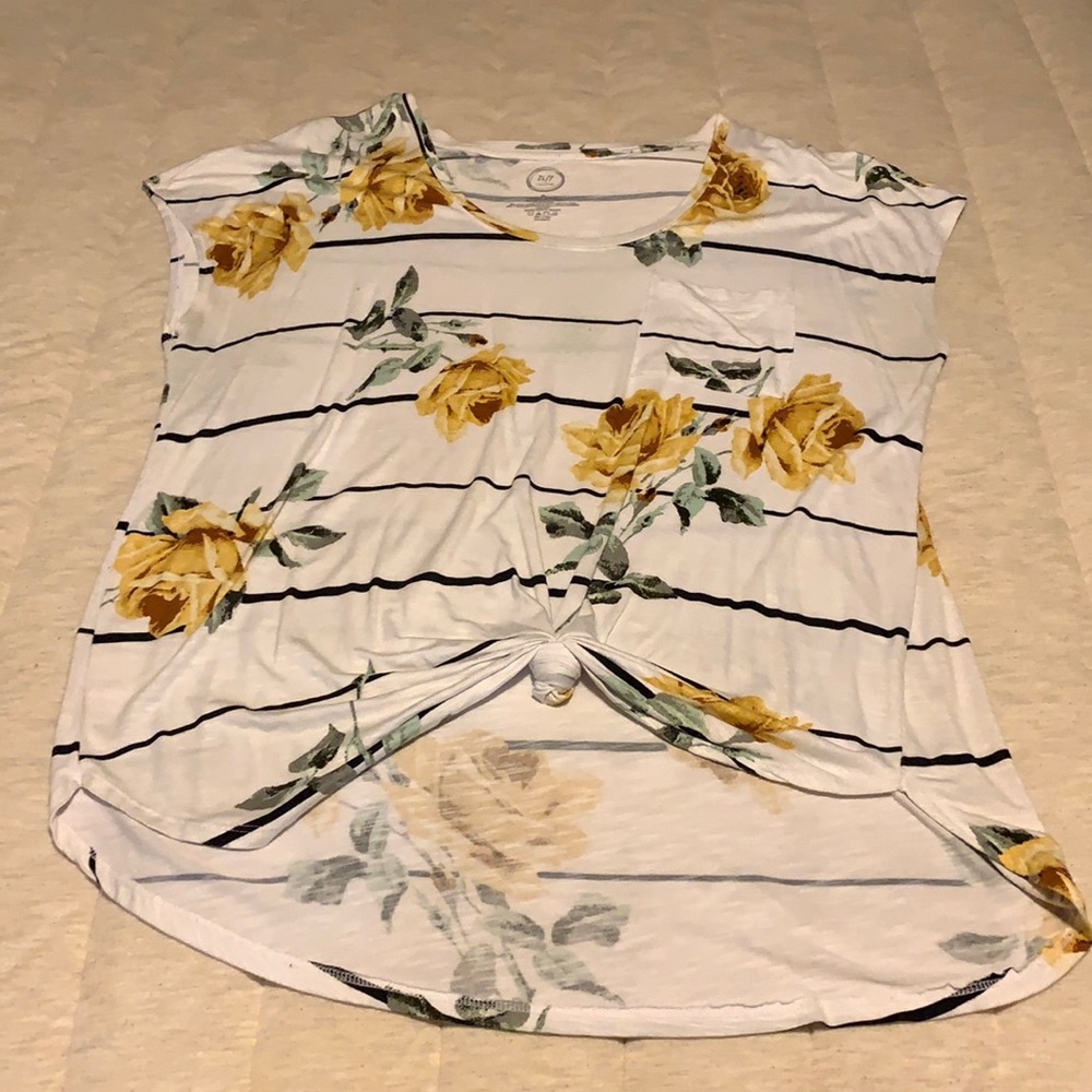 Yellow flowers tee